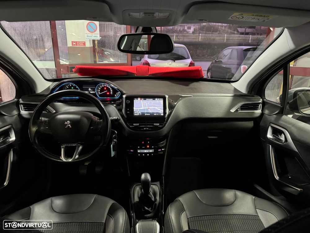 Peugeot 2008 1.2 PureTech Allure - 10
