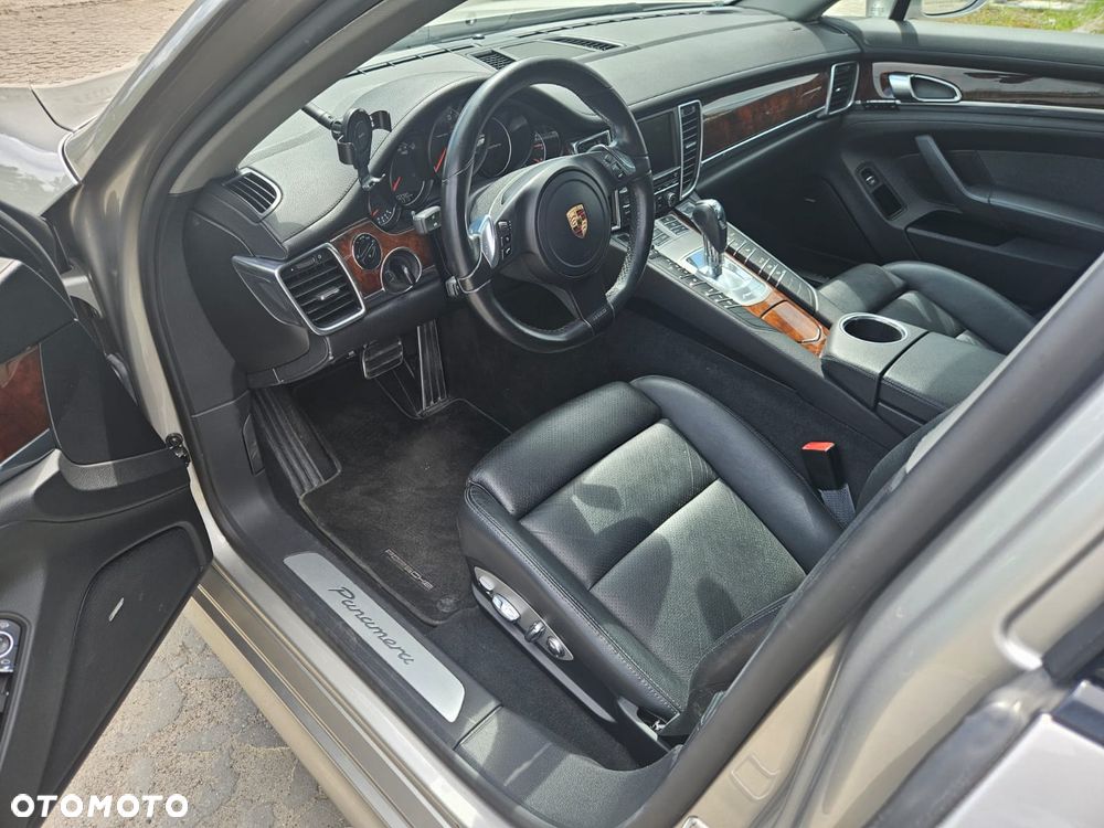 Porsche Panamera - 18