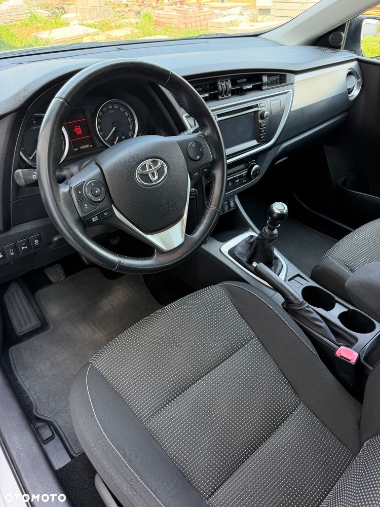 Toyota Auris 1.6 Premium + - 13