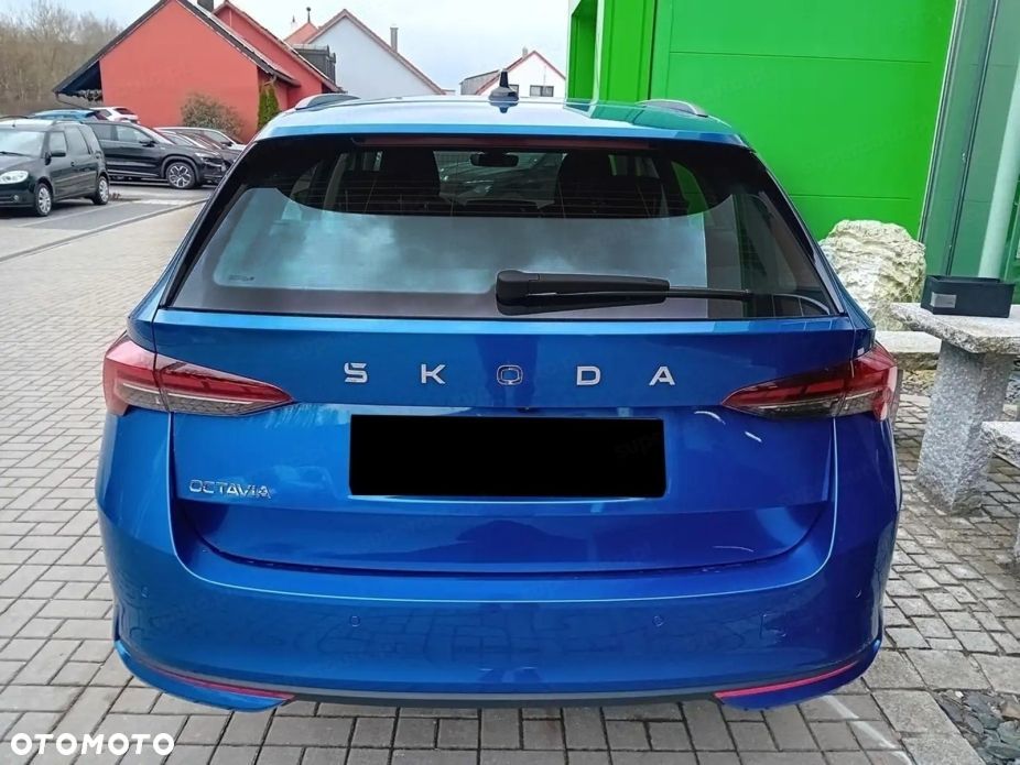 Skoda Octavia 2.0 TDI Selection DSG - 3