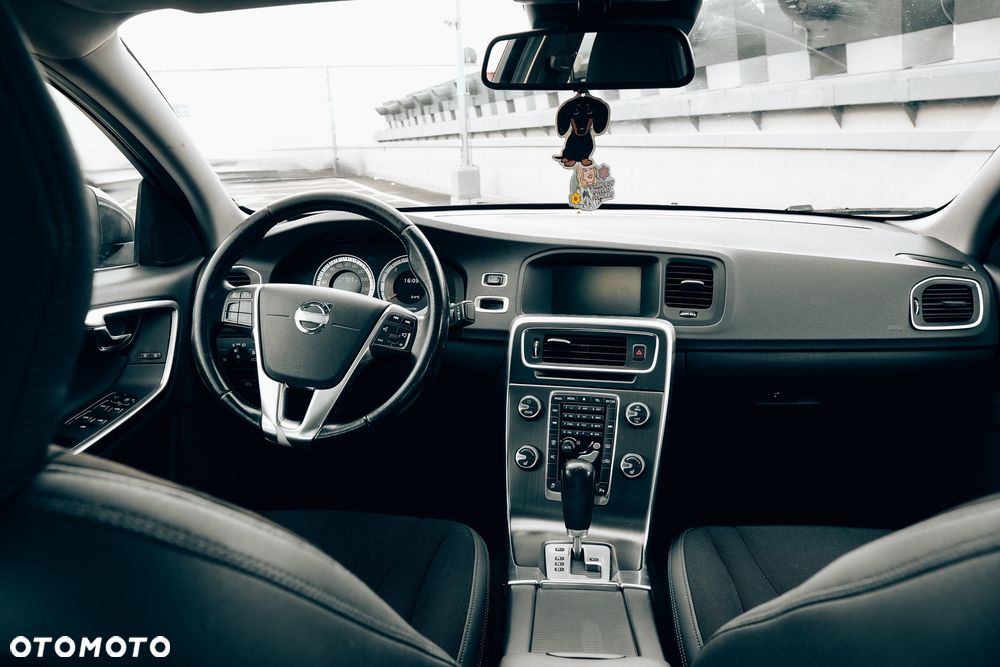 Volvo S60 D3 Geartronic Momentum - 11