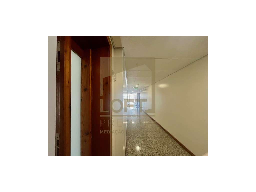 Escritório co mezanine para Arrendar Junto ao Shopping - Grande imagem: 5/7