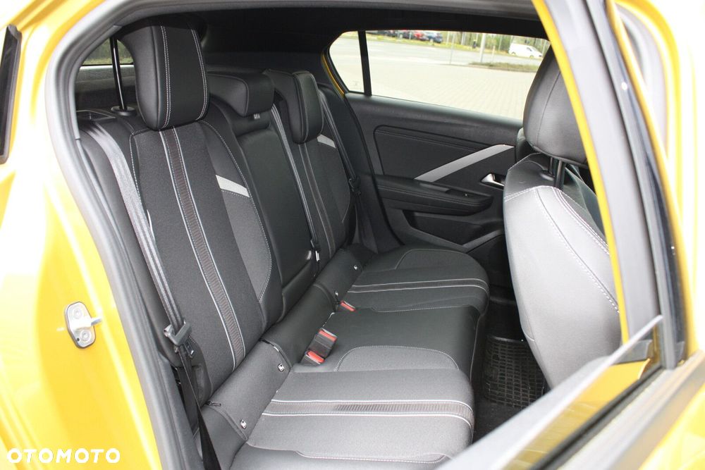 Opel Astra 1.2 T GS S&S - 15