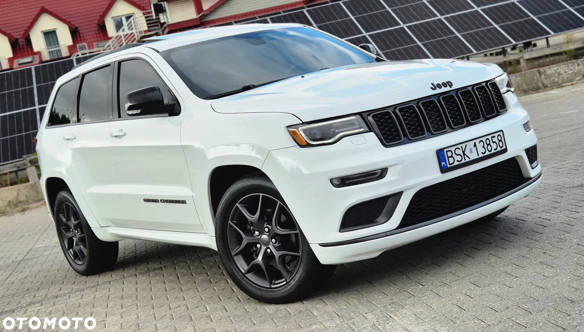 Jeep Grand Cherokee - 22