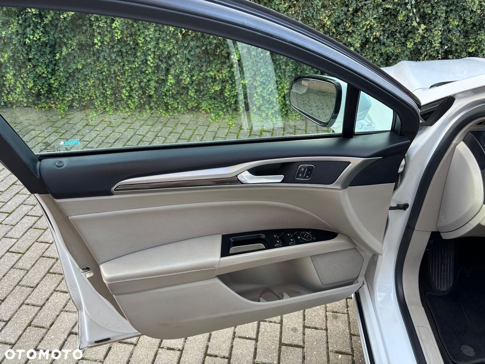 Ford Fusion 2.0 EcoBoost Titanium - 9