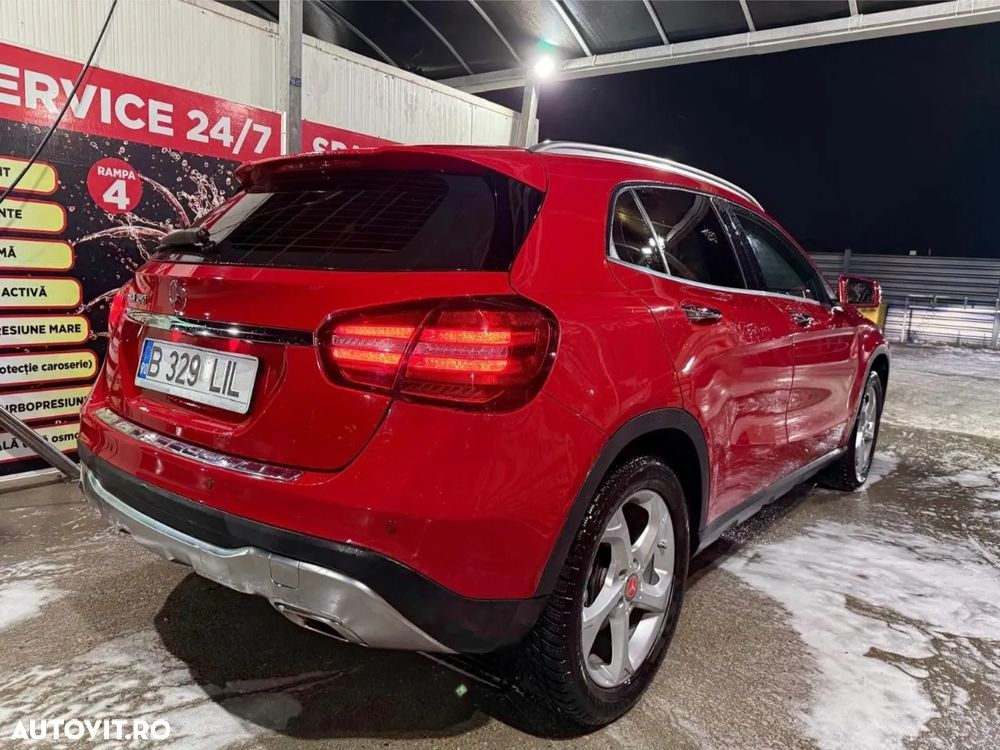 Mercedes-Benz GLA 180 - 4