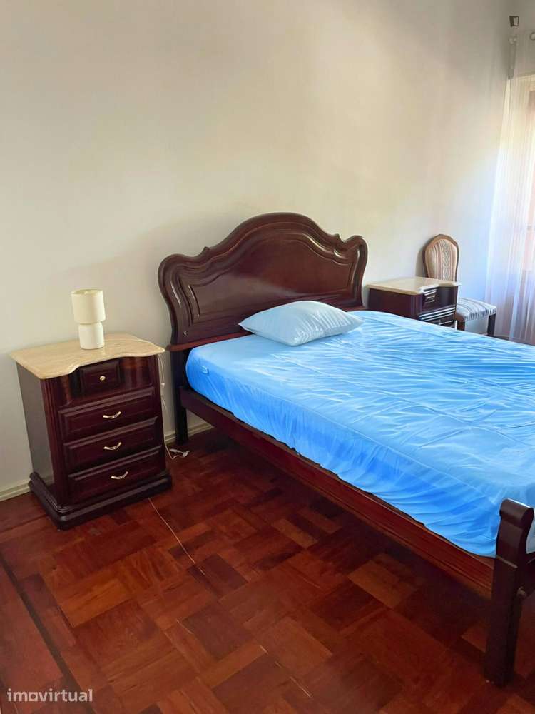 Quarto - localizado em Linda-a-Velha Lisbon - Grande imagem: 5/19