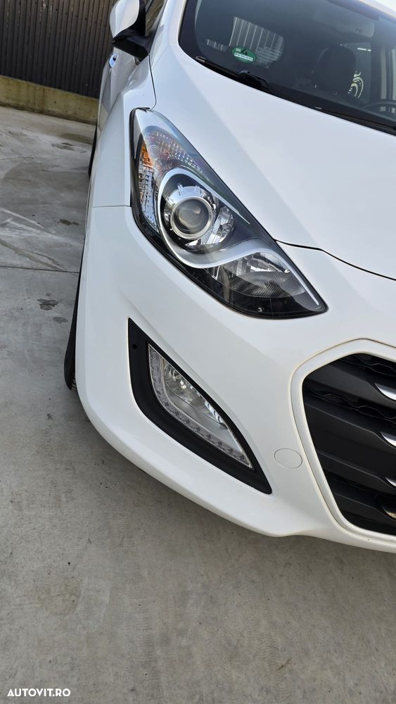 Hyundai i30 blue 1.6 CRDi YES! Gold - 11