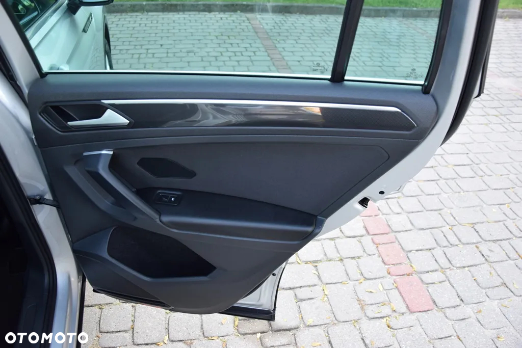 Volkswagen Tiguan 2.0 TDI R-Line DSG - 29