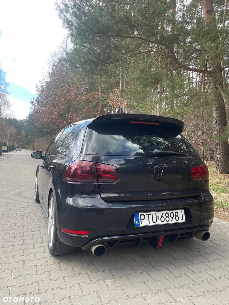 Volkswagen Golf - 6
