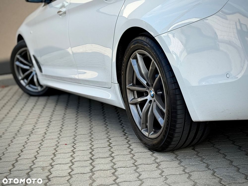 BMW Seria 5 520d xDrive Touring M Sport Edition - 13