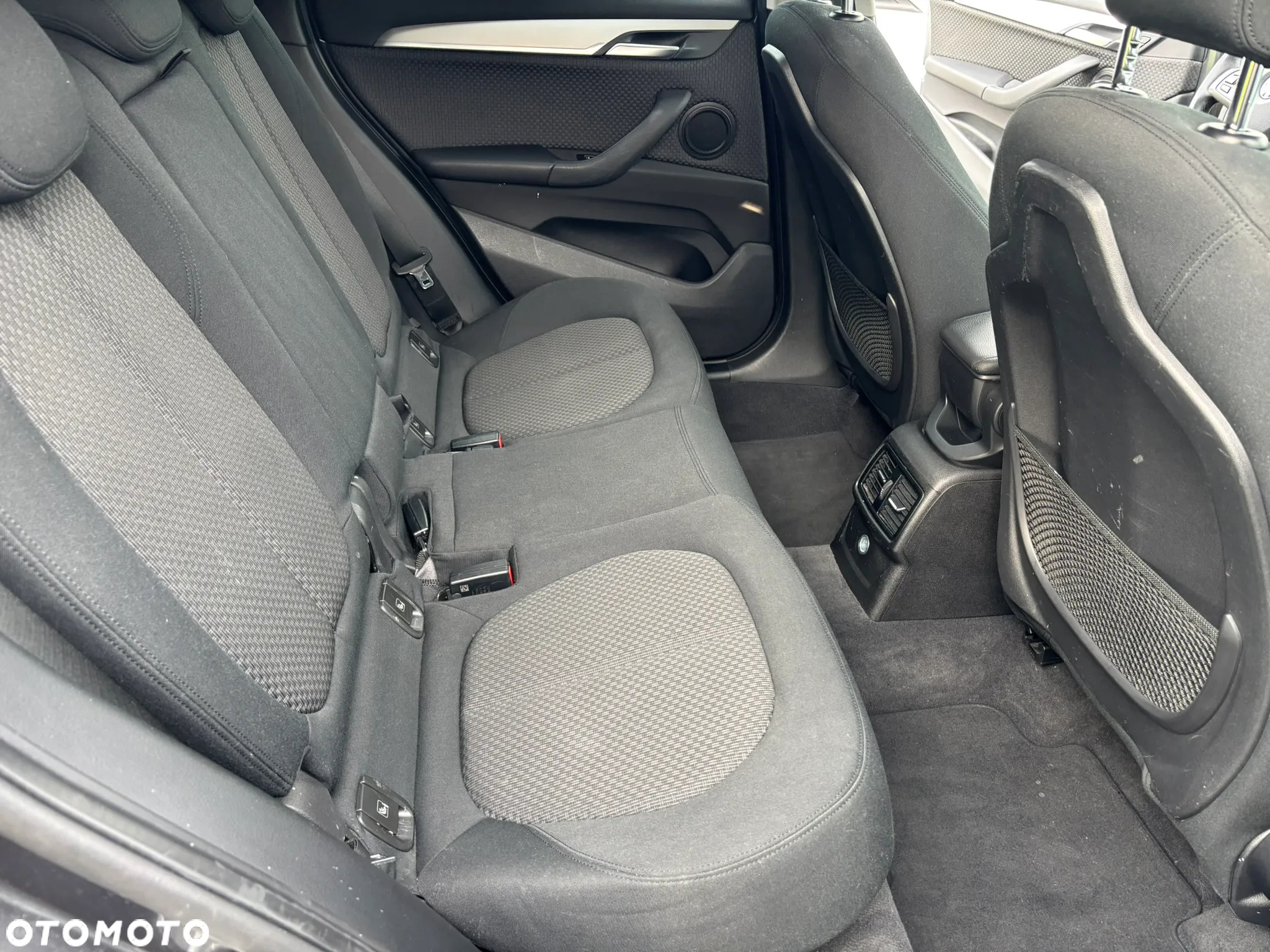 BMW X1 sDrive18i Business Edition - 8