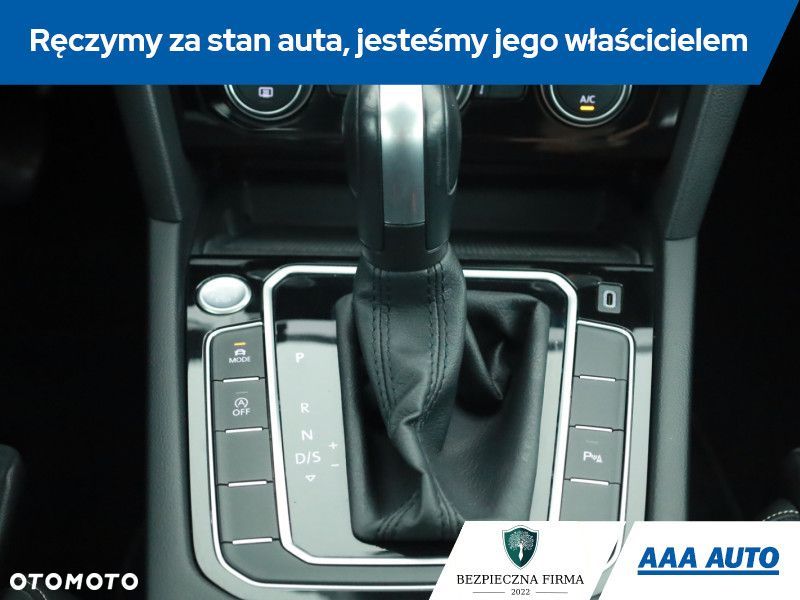 Volkswagen Passat - 17