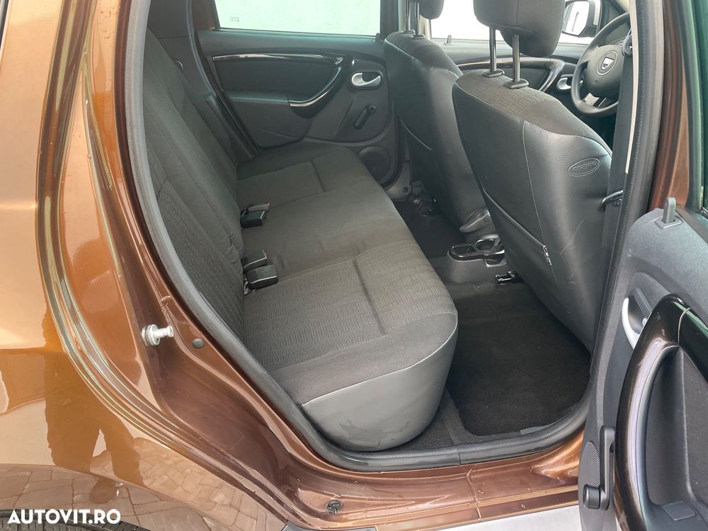 Dacia Duster 1.6 4x4 Prestige - 8