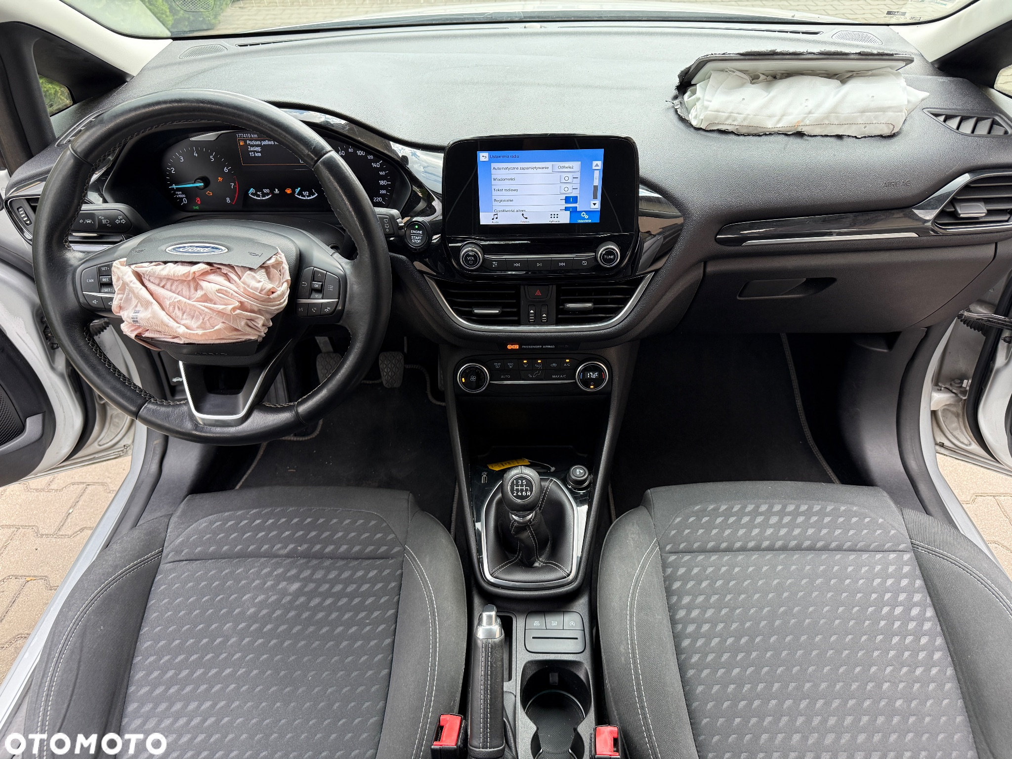 Ford Fiesta 1.0 EcoBoost S&S TREND - 8