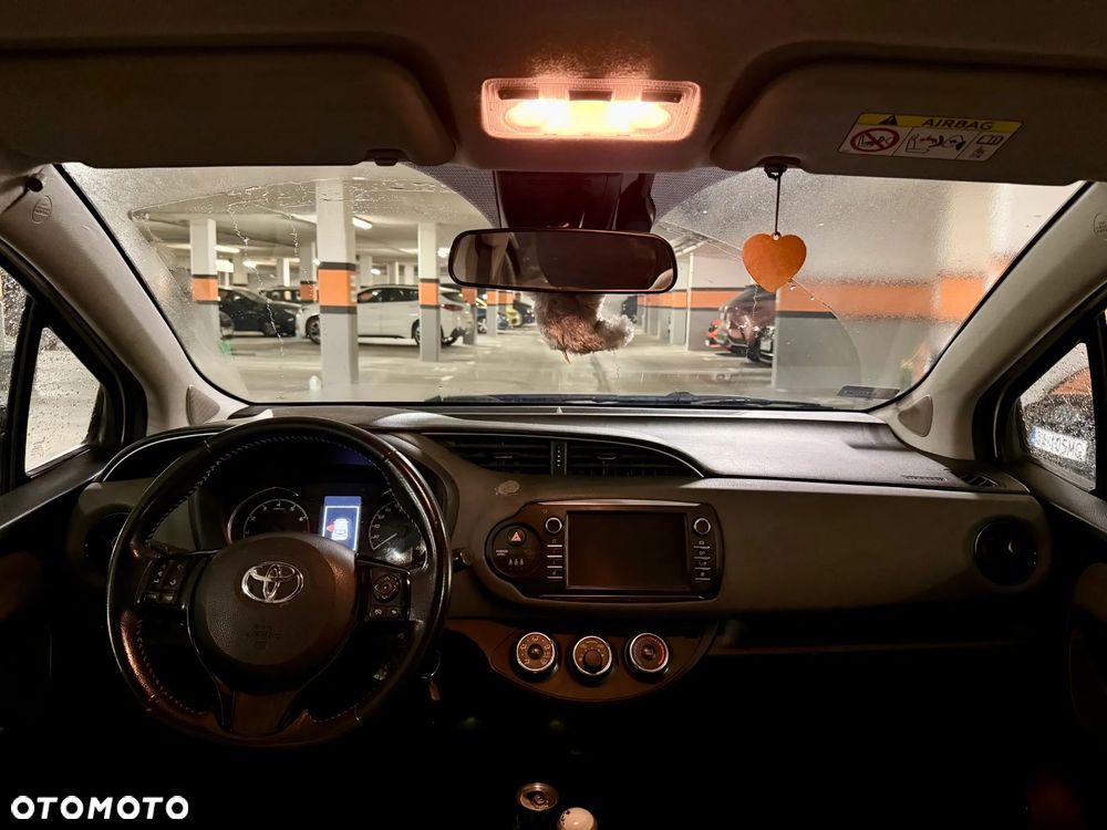 Toyota Yaris 1.5 Premium - 12