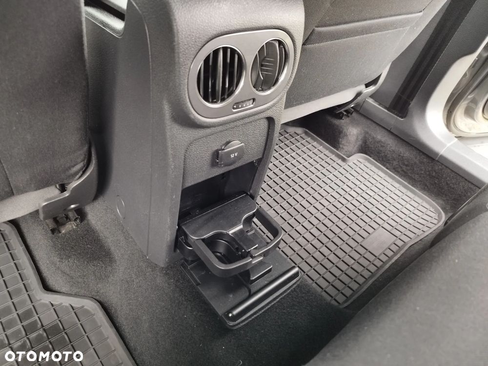Volkswagen Tiguan - 14