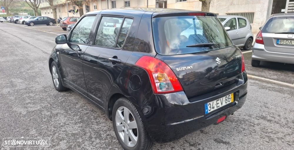 Suzuki Swift 1.3 16V GLX - 7