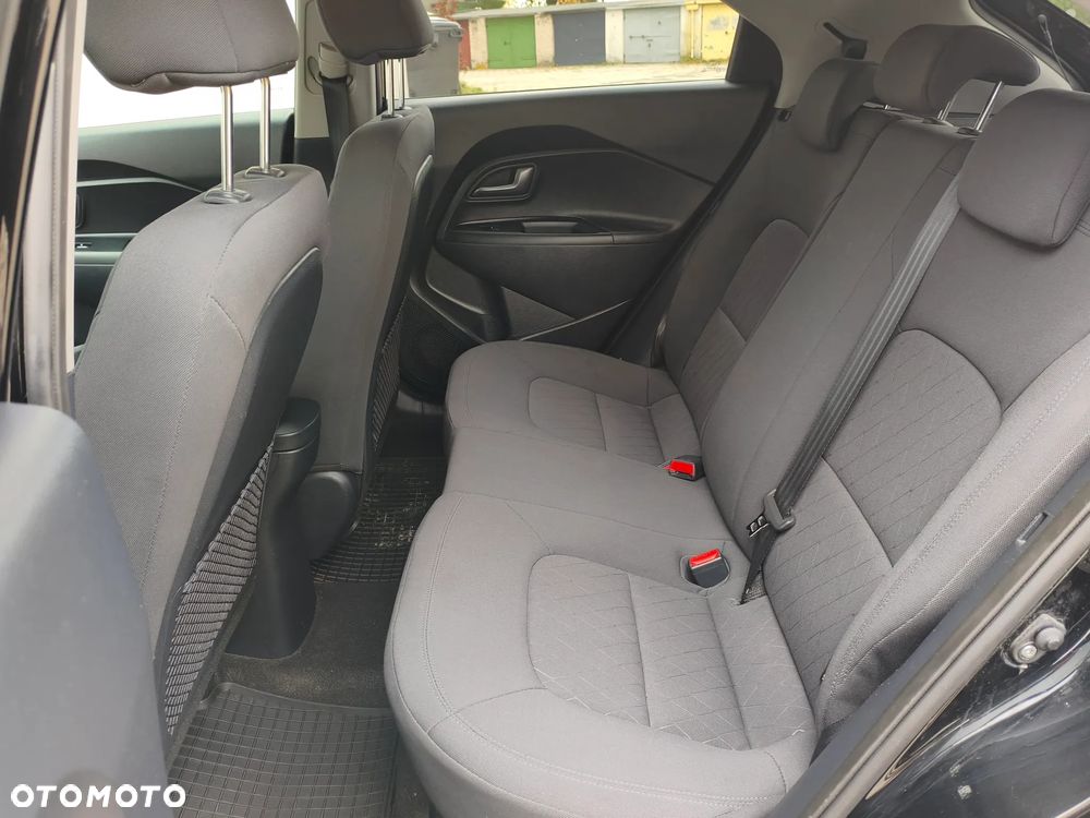 Kia Rio - 15