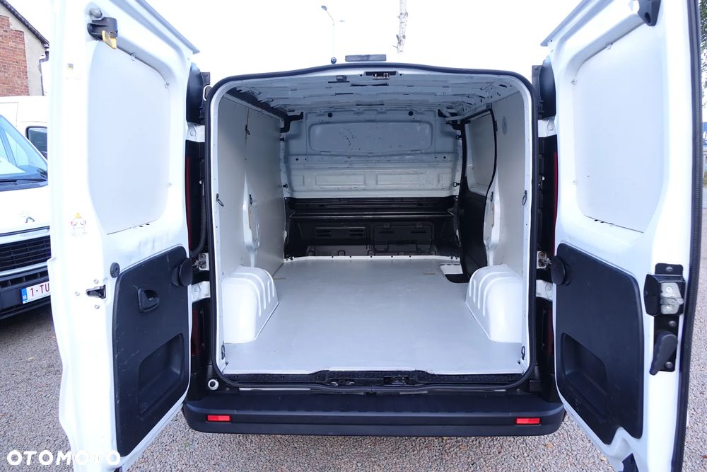 Renault Trafic 3-osobowy L1H1 furgon blaszak - 6