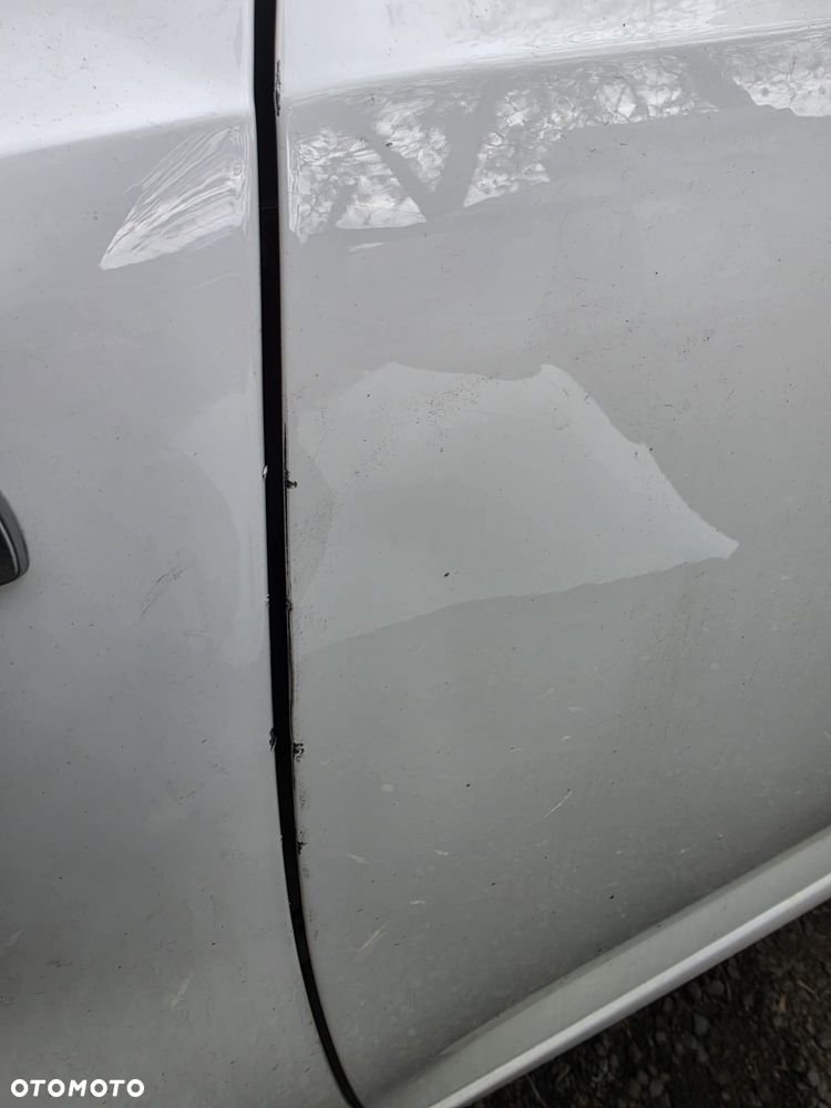 Drzwi  lewy przód  skoda  octavia  III  lift  w  kolorze  LF9E - 3