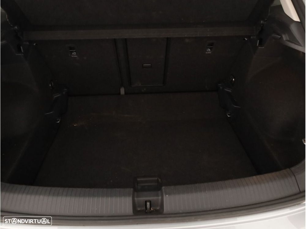 VW T-Roc 1.0 TSI Urban - 17