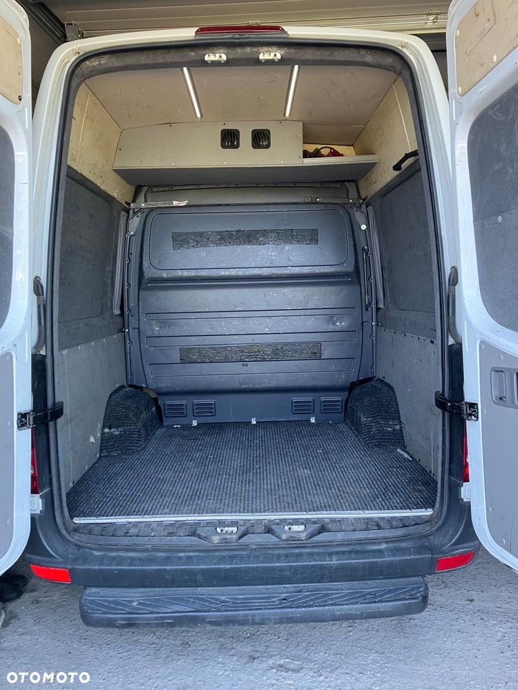 Mercedes-Benz Sprinter - 6
