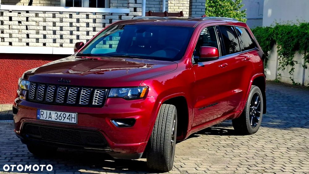 Jeep Grand Cherokee - 12