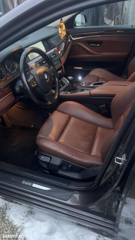 BMW Seria 5 520d - 7