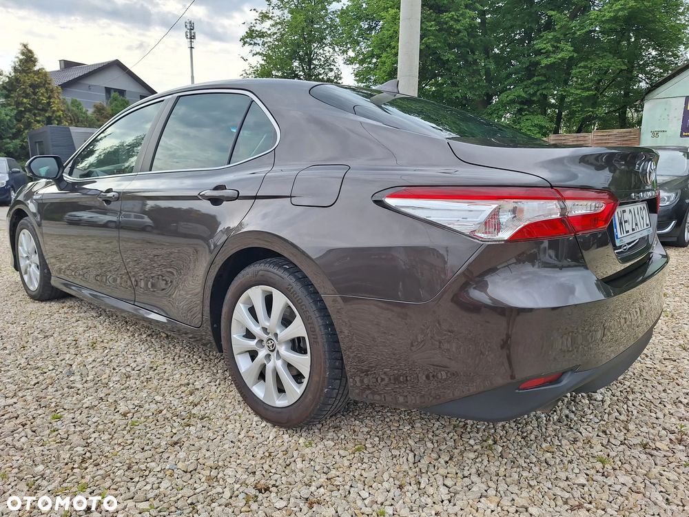 Toyota Camry 2.5 Hybrid Comfort CVT - 6
