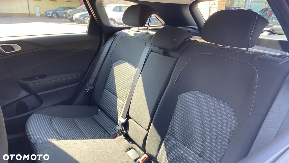 Kia Ceed - 12