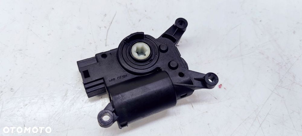 SILNICZEK NAGRZEWNICY AUDI VW SEAT 5Q0907511L - 3