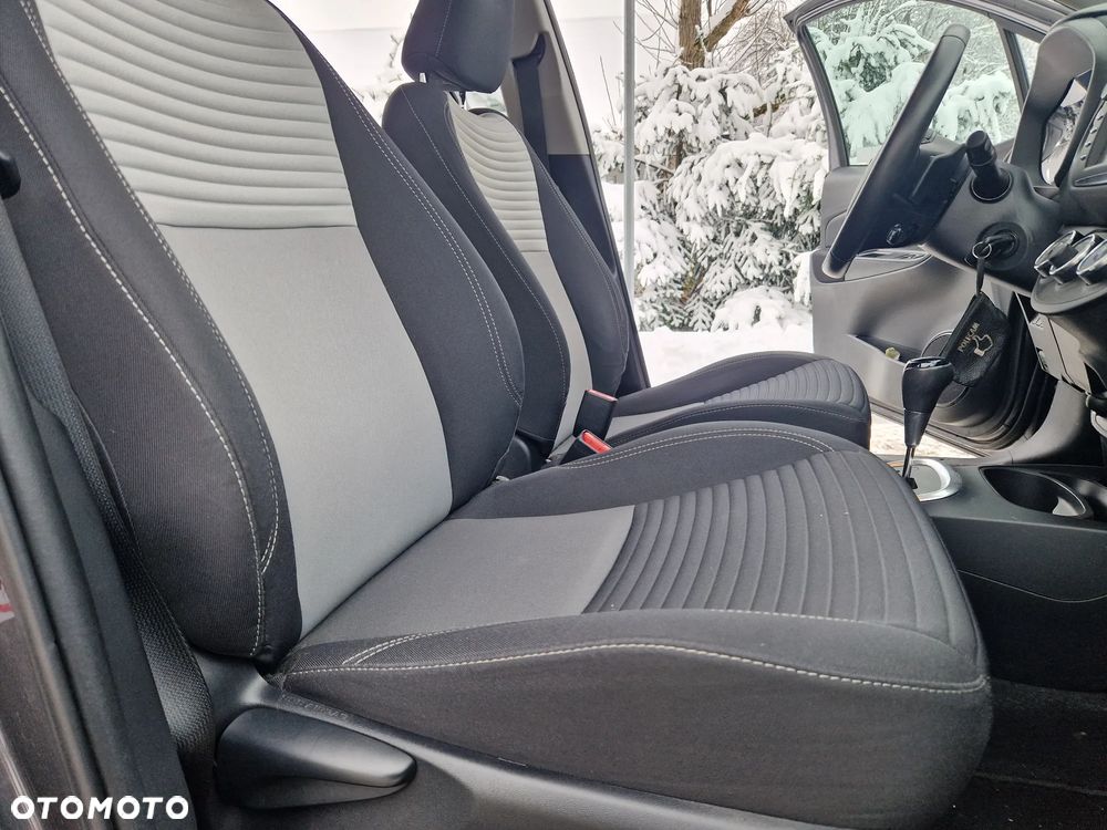 Toyota Yaris 1.5 Premium CVT - 25