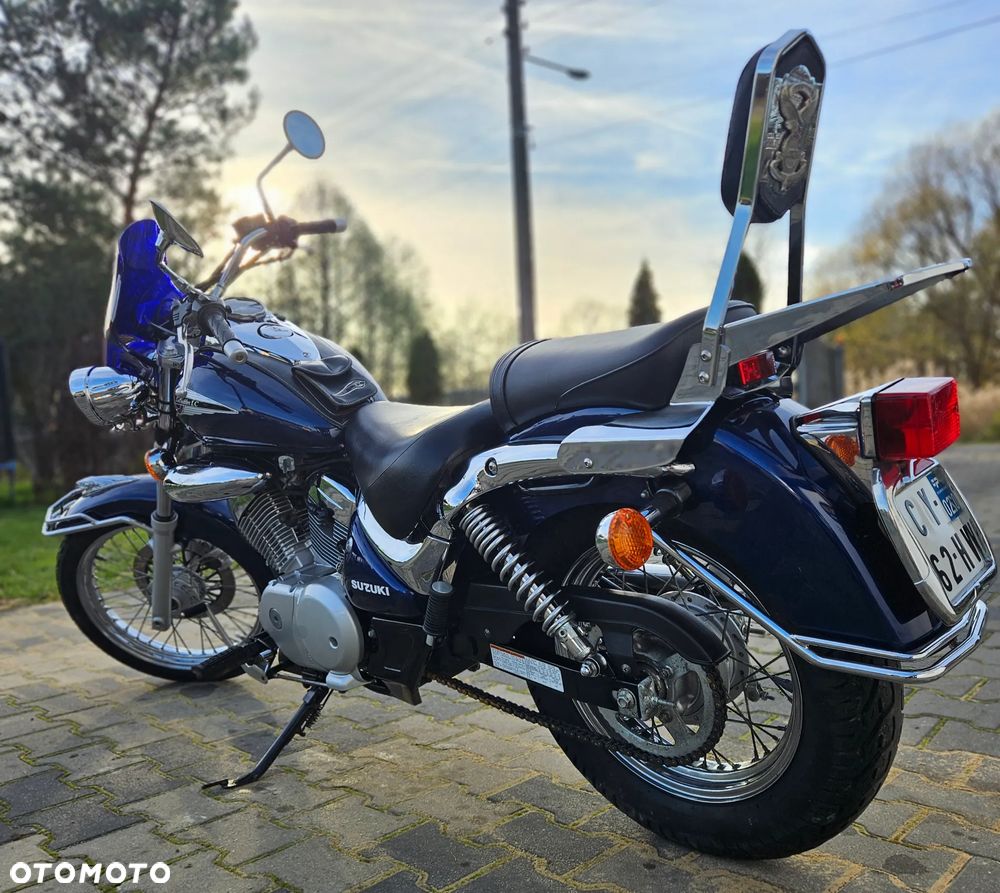 Suzuki Intruder - 14