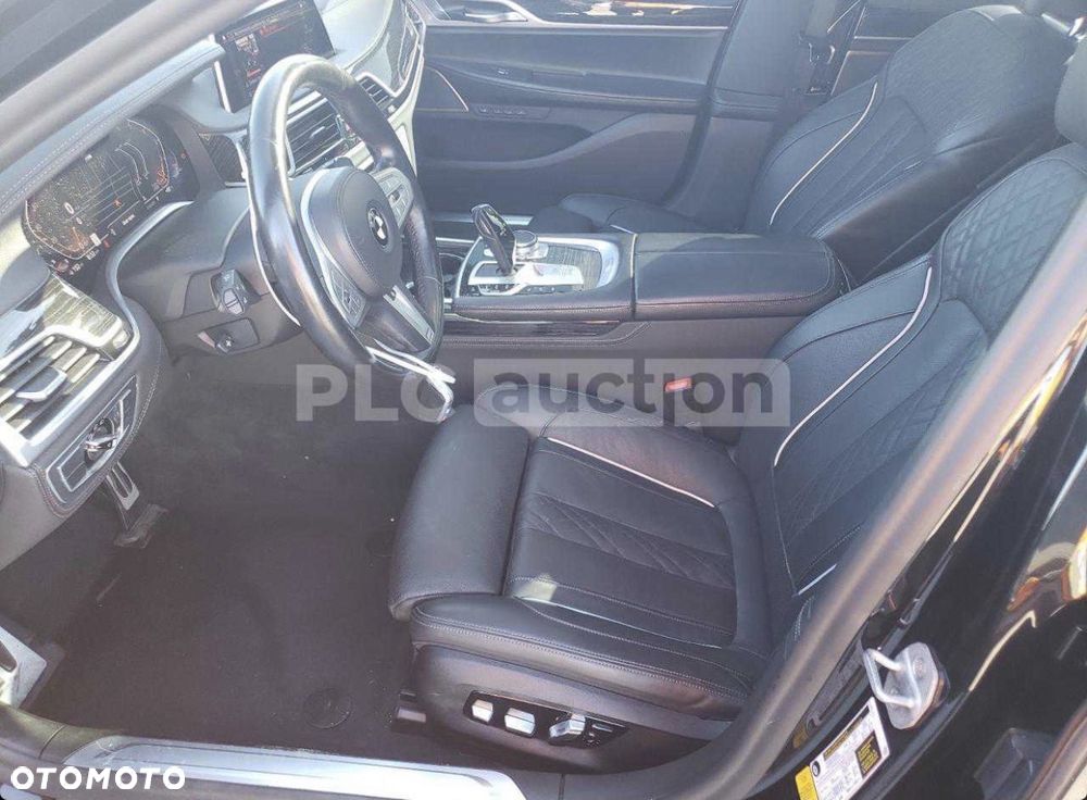 BMW Seria 7 740Li sport - 29