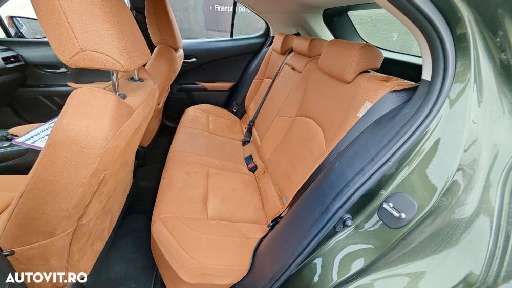 Lexus UX 300e Luxury Line - 12