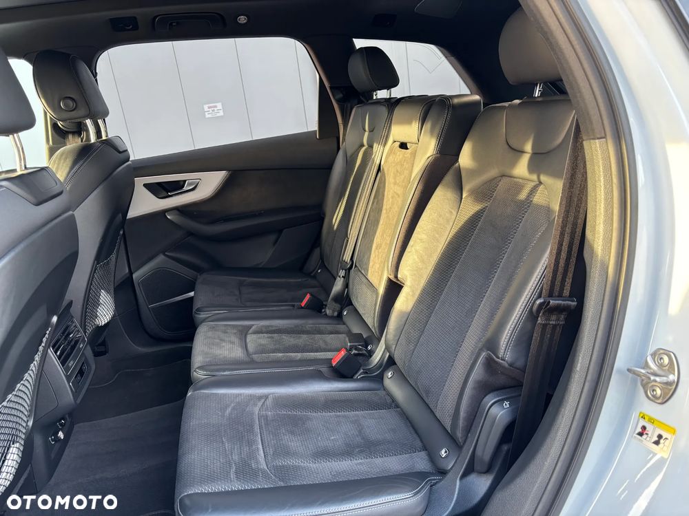 Audi Q7 - 16