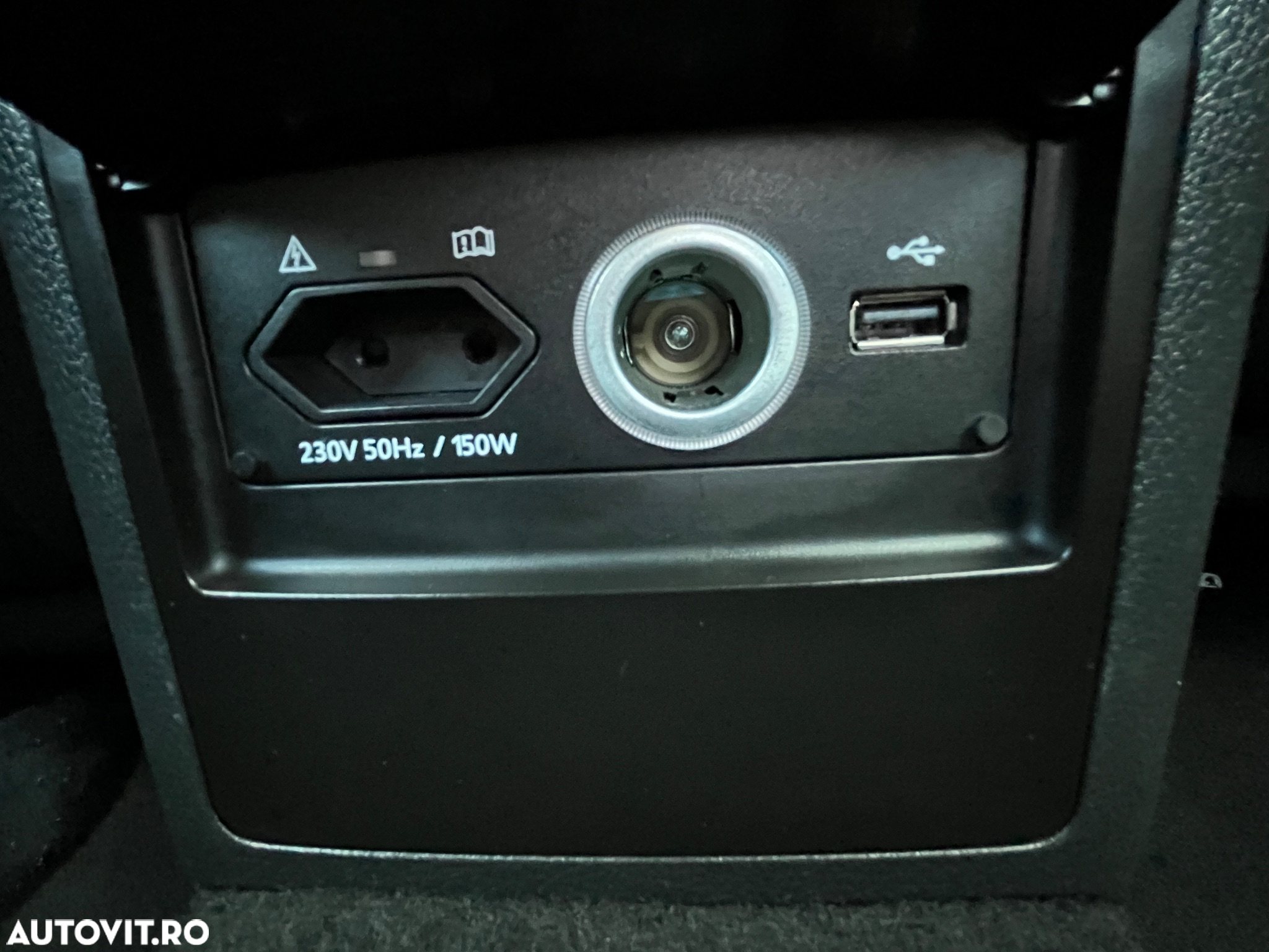 Skoda Superb 2.0 TDI DSG Ambition - 28