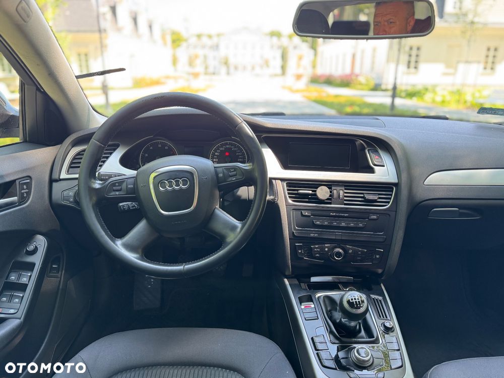 Audi A4 Limousine - 11