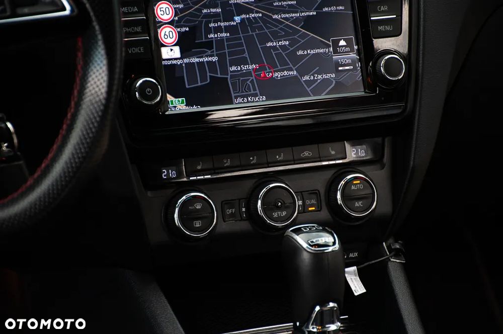 Skoda Octavia Combi 2.0 TDI DSG RS - 35