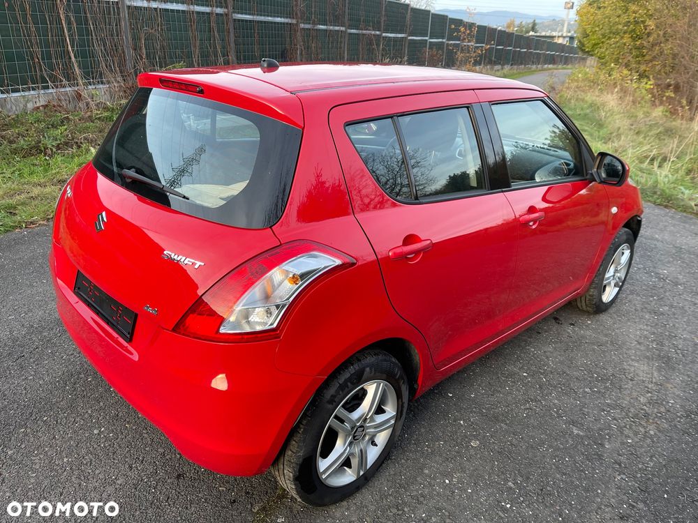 Suzuki Swift - 4