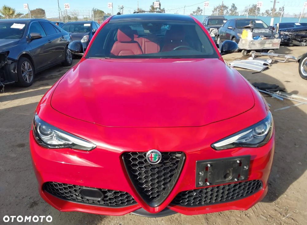 Alfa Romeo Giulia 2.0 Turbo 16V AT8 Veloce Ti - 6