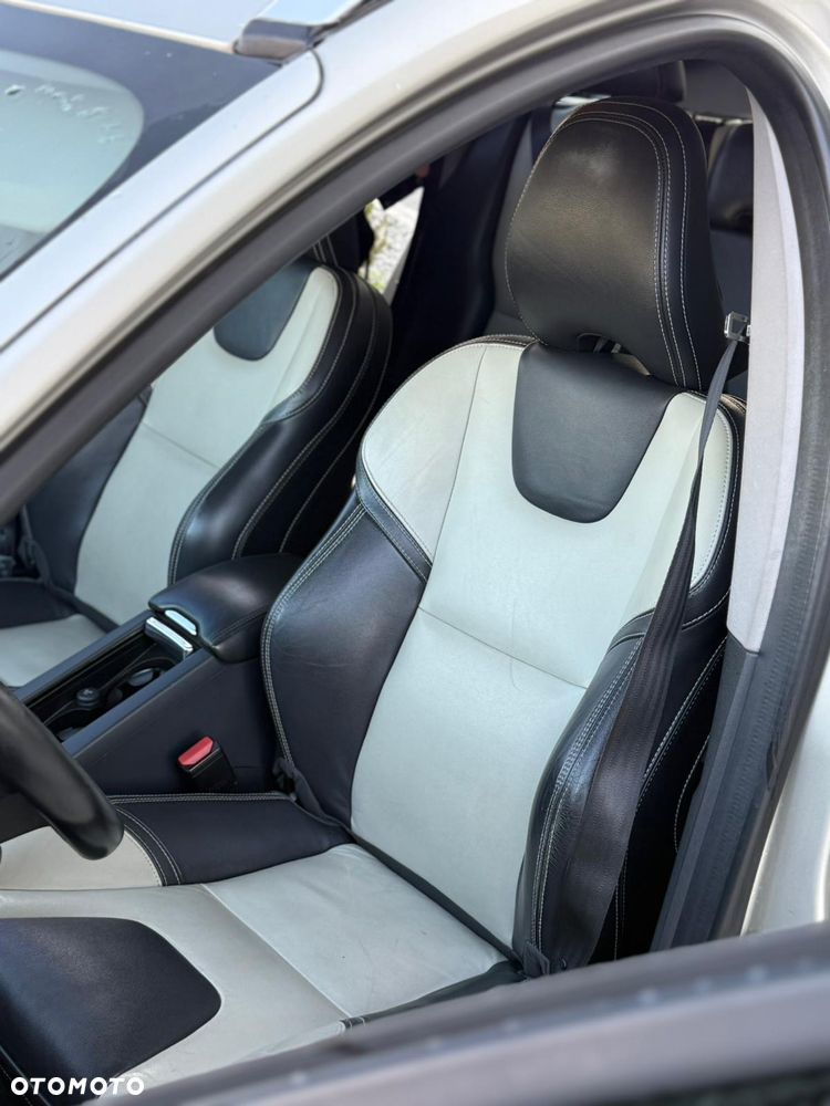 Volvo XC 60 D4 Geartronic Summum - 11