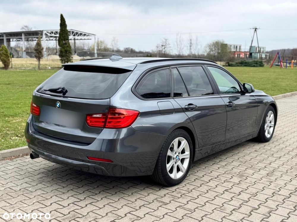 BMW Seria 3 320i Sport-Aut Sport Line - 7