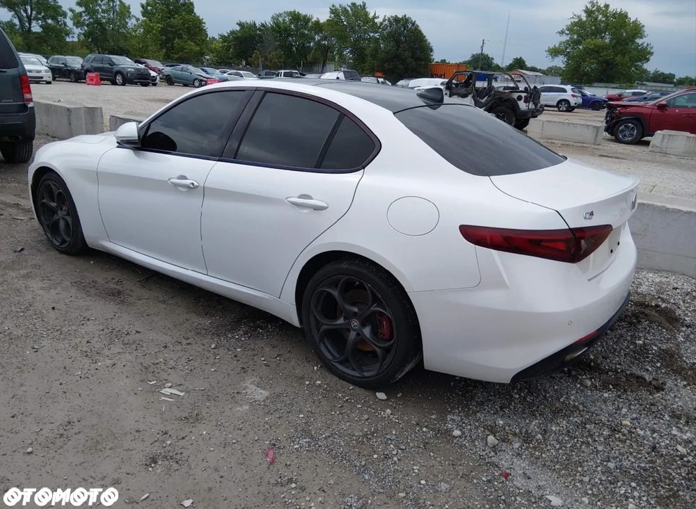 Alfa Romeo Giulia 2018 photo 5