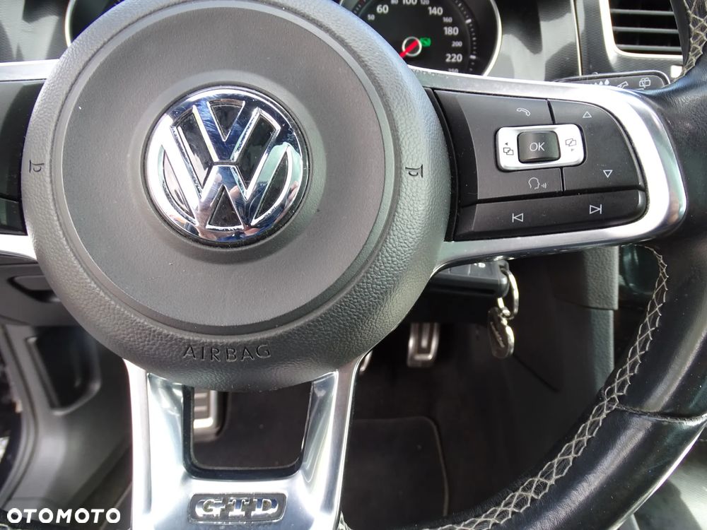Volkswagen Golf 2.0 TDI BMT GTD - 33