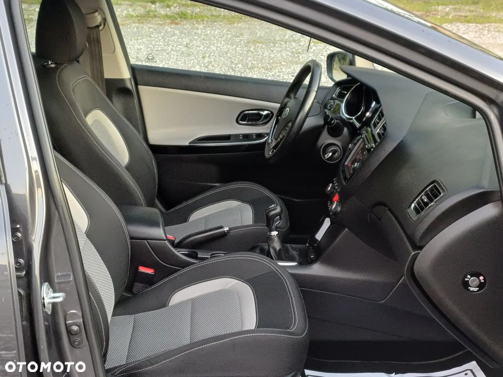 Kia Ceed 1.6 GDI Fifa World Cup Edition - 13