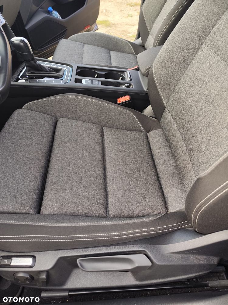 Volkswagen Passat - 13