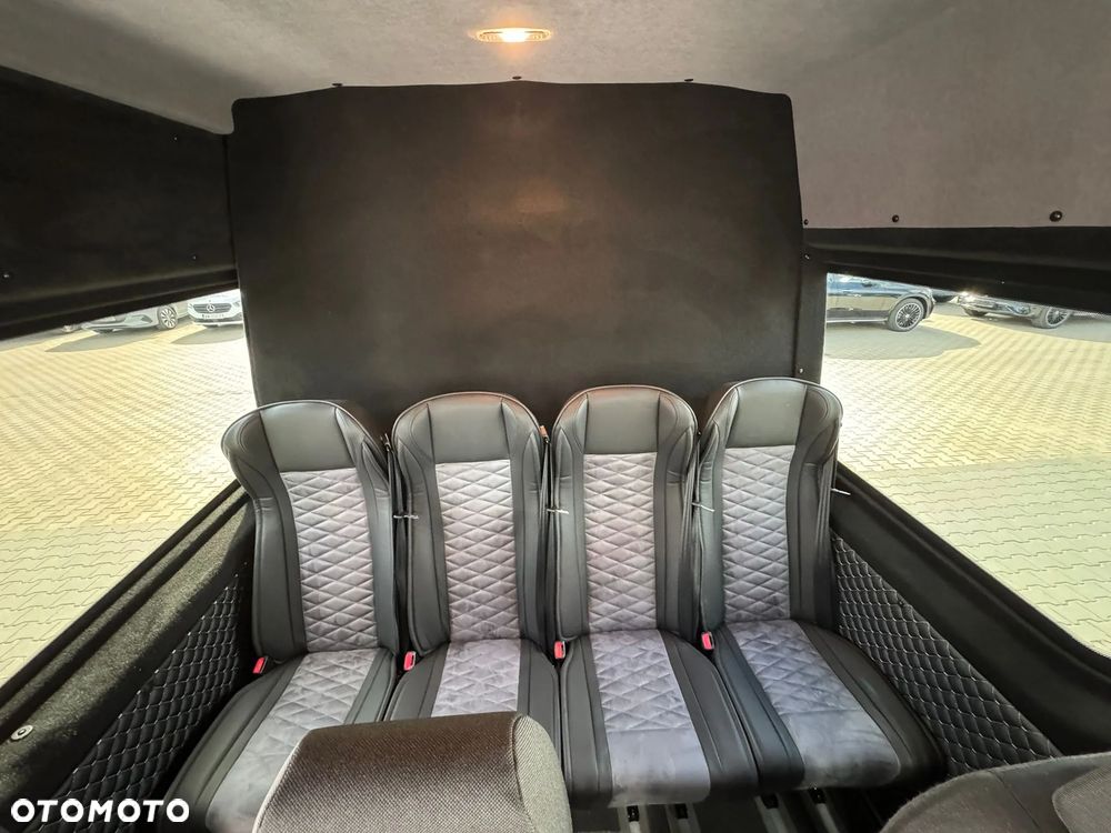 Mercedes-Benz Sprinter - 21