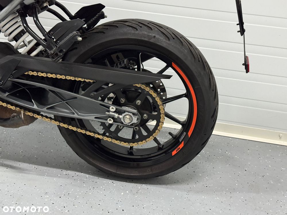 KTM Duke - 17